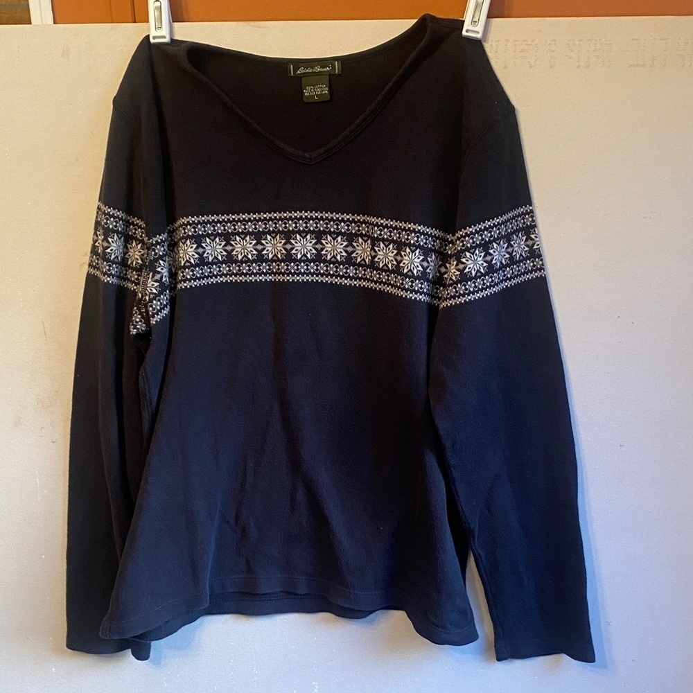 ❤️Eddie Bauer Women's Navy V-Neck Sweater